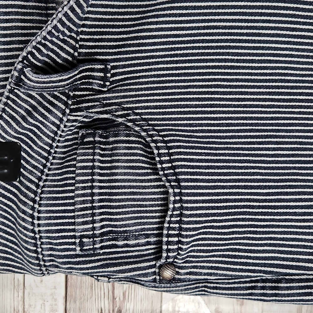 CAbi, women's blue/white stripe jeans, back pockets, great condition, Sz… - Picture 6 of 14